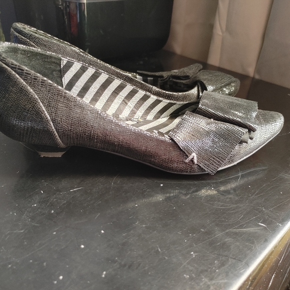 Irregular Choice pointed low heel shoe - Picture 7 of 10